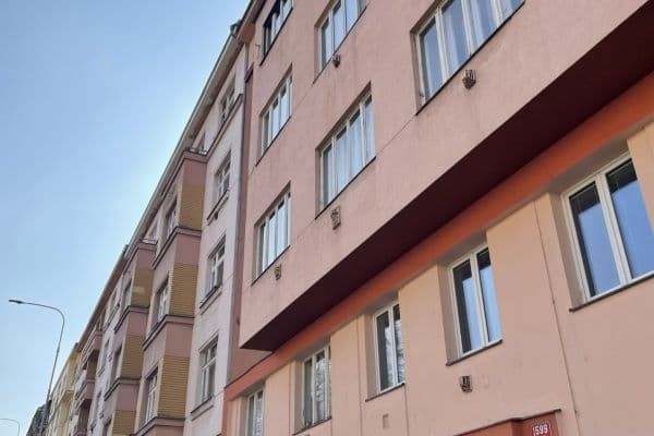 Prenájom bytu 1-izbový 42 m², Jugoslávských partyzánů, Praha Prenájom bytu 1-izbový 42 m², Jugoslávských partyzánů, Praha