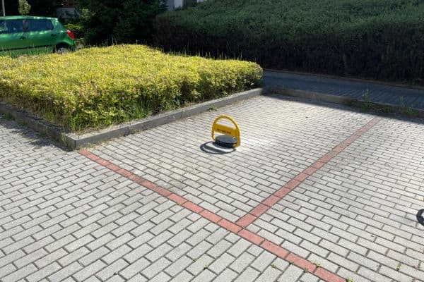 Prenájom garáže 11 m², Aleny Santarové, Praha Prenájom garáže 11 m², Aleny Santarové, Praha