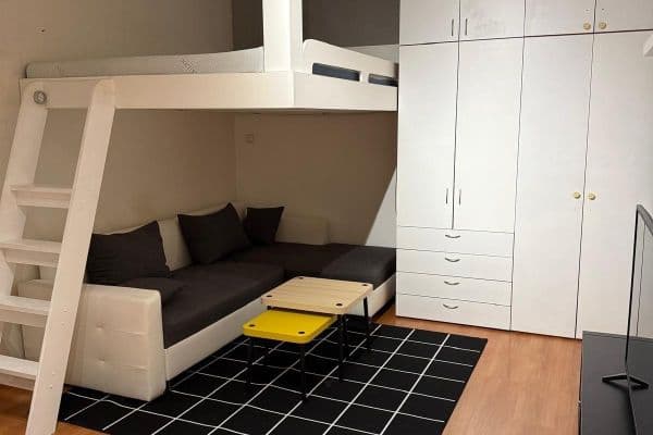 Prenájom bytu 1-izbový 31 m², Brodského, Praha Prenájom bytu 1-izbový 31 m², Brodského, Praha