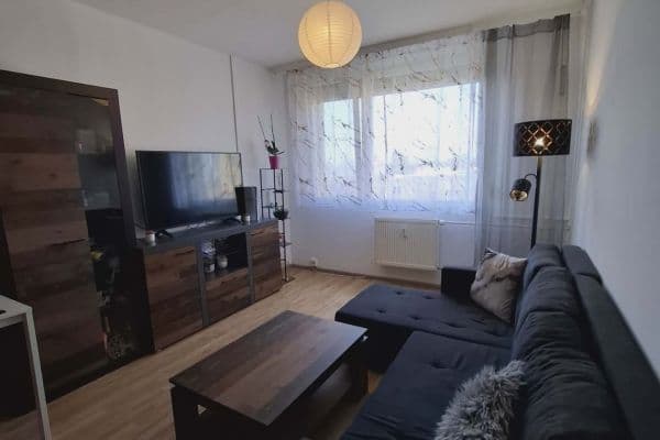 Prenájom bytu 2-izbový 44 m², Vlasákova, Mělník Prenájom bytu 2-izbový 44 m², Vlasákova, Mělník