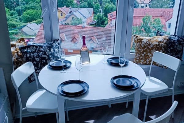 Prenájom bytu 1-izbový 31 m², Pražská, Praha Prenájom bytu 1-izbový 31 m², Pražská, Praha