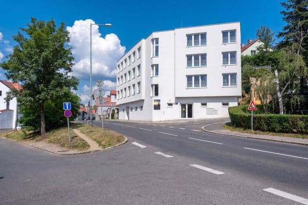 Prenájom bytu 1-izbový 29 m², Pražská, Praha Prenájom bytu 1-izbový 29 m², Pražská, Praha