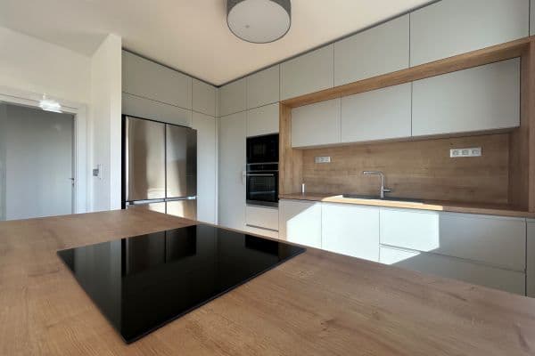 Prenájom bytu 4-izbový 102 m², Šlapanice Prenájom bytu 4-izbový 102 m², Šlapanice