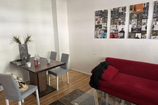 Prenájom bytu 2-izbový 56 m², Reichsstrasse 66, Berlin, Berlín Prenájom bytu 2-izbový 56 m², Reichsstrasse 66, Berlin, Berlín