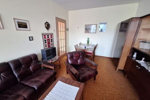 Prenájom bytu 2-izbový 66 m², Frýdlantská, Praha Prenájom bytu 2-izbový 66 m², Frýdlantská, Praha