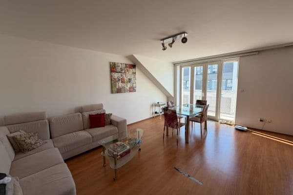 Prenájom bytu 5-izbový 182 m², Sokolovská, Praha Prenájom bytu 5-izbový 182 m², Sokolovská, Praha
