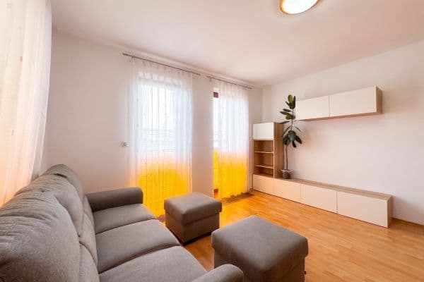 Prenájom bytu 3-izbový 69 m², Nad Paloučkem, Beroun Prenájom bytu 3-izbový 69 m², Nad Paloučkem, Beroun
