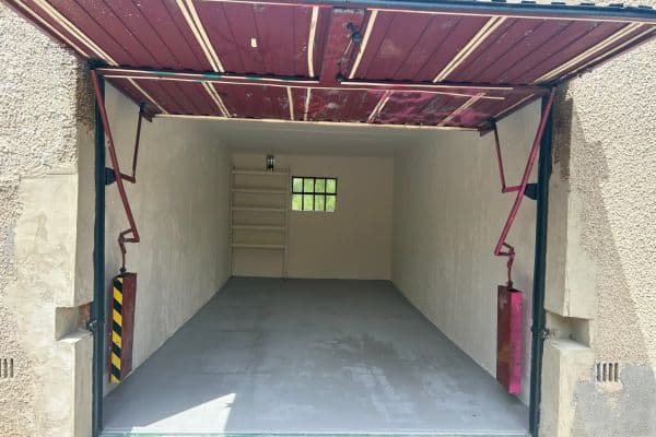 Prenájom garáže 20 m², Psárská, Praha Prenájom garáže 20 m², Psárská, Praha