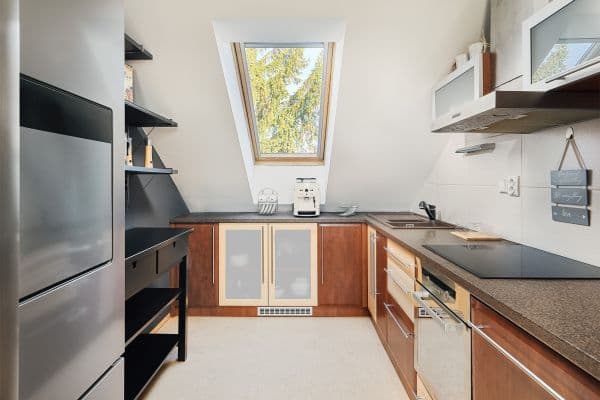 Predaj bytu 3-izbový 80 m², Stochovská, Praha Predaj bytu 3-izbový 80 m², Stochovská, Praha