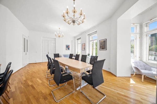 Prenájom kancelárie 156 m², Jeseniova, Praha Prenájom kancelárie 156 m², Jeseniova, Praha