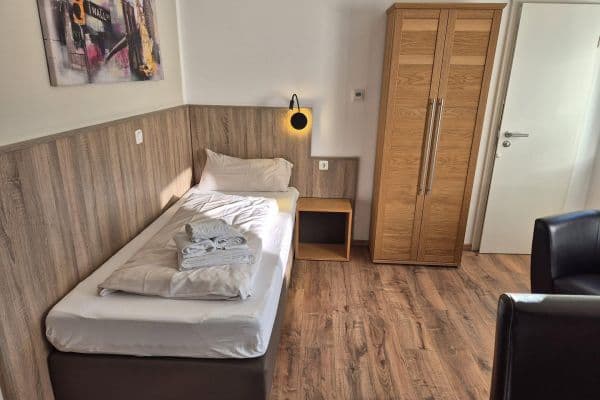 Prenájom bytu 1-izbový 16 m², Baldhamer Straße 72, Vaterstetten, Bavorsko Prenájom bytu 1-izbový 16 m², Baldhamer Straße 72, Vaterstetten, Bavorsko