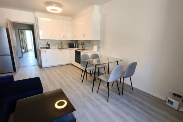 Prenájom bytu 2-izbový 52 m², Poděbradská, Praha Prenájom bytu 2-izbový 52 m², Poděbradská, Praha