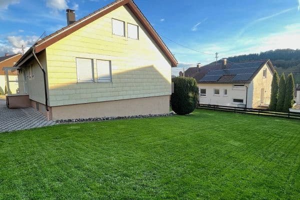 Predaj domu 169 m², pozemok 602 m², Roseggerstraße 3, Donzdorf Predaj domu 169 m², pozemok 602 m², Roseggerstraße 3, Donzdorf