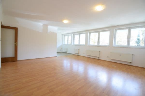 Predaj bytu 2-izbový 59 m², K Haltýři, Praha Predaj bytu 2-izbový 59 m², K Haltýři, Praha