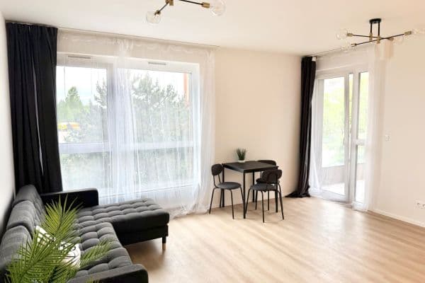 Prenájom bytu 2-izbový 52 m², Arnošta Valenty, Praha Prenájom bytu 2-izbový 52 m², Arnošta Valenty, Praha