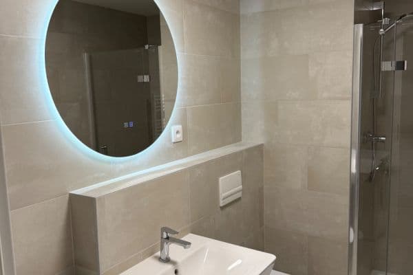 Prenájom bytu 2-izbový 52 m², Arnošta Valenty, Praha Prenájom bytu 2-izbový 52 m², Arnošta Valenty, Praha