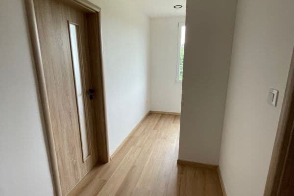 Prenájom bytu 1-izbový 32 m², Štefánikova, Hradec Králové Prenájom bytu 1-izbový 32 m², Štefánikova, Hradec Králové