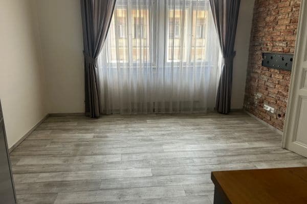 Prenájom bytu 3-izbový 73 m², Zborovská, Praha Prenájom bytu 3-izbový 73 m², Zborovská, Praha