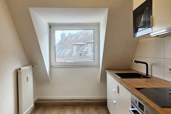 Prenájom bytu 4-izbový 75 m², Ernestinenstr. 17, Essen Prenájom bytu 4-izbový 75 m², Ernestinenstr. 17, Essen