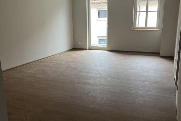 Prenájom bytu 2-izbový 78 m², Mannheim, Bádensko-Wurttembersko Prenájom bytu 2-izbový 78 m², Mannheim, Bádensko-Wurttembersko