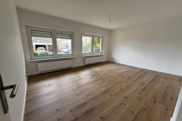 Prenájom bytu 3-izbový 75 m², Florastr. 7, Solingen Prenájom bytu 3-izbový 75 m², Florastr. 7, Solingen