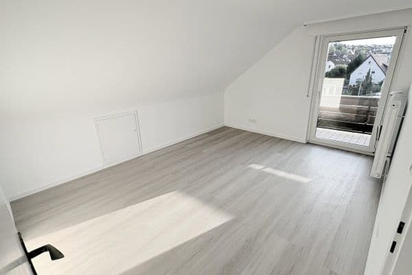 Prenájom bytu 3-izbový 82 m², Deizisau Prenájom bytu 3-izbový 82 m², Deizisau