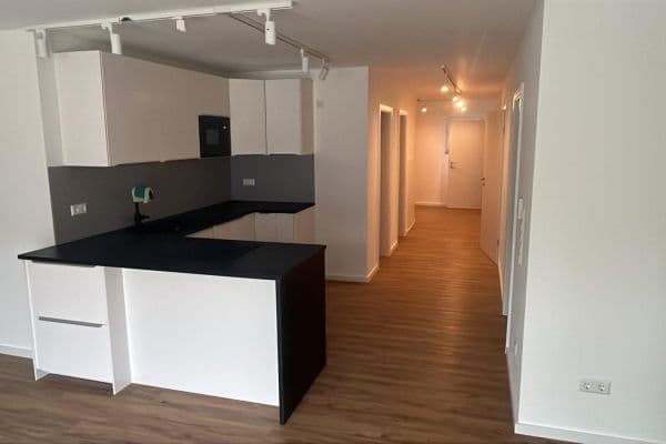 Prenájom bytu 3-izbový 104 m², Bismarckstraße 8, Nürtingen Prenájom bytu 3-izbový 104 m², Bismarckstraße 8, Nürtingen