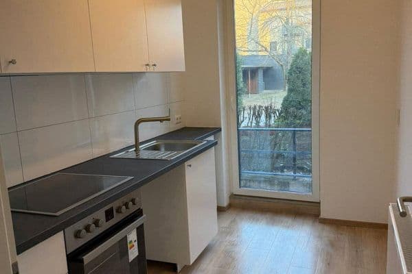 Prenájom bytu 4-izbový 82 m², Köpenicker Straße 32, Berlin, Berlín Prenájom bytu 4-izbový 82 m², Köpenicker Straße 32, Berlin, Berlín