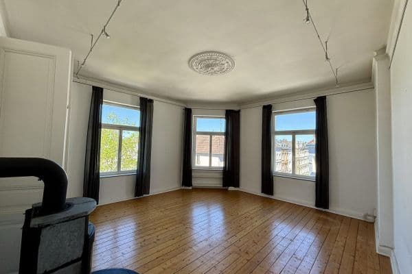 Prenájom bytu 4-izbový 140 m², Bismarckstr. 94, Aachen, Severné Porýnie - Westfálsko Prenájom bytu 4-izbový 140 m², Bismarckstr. 94, Aachen, Severné Porýnie - Westfálsko