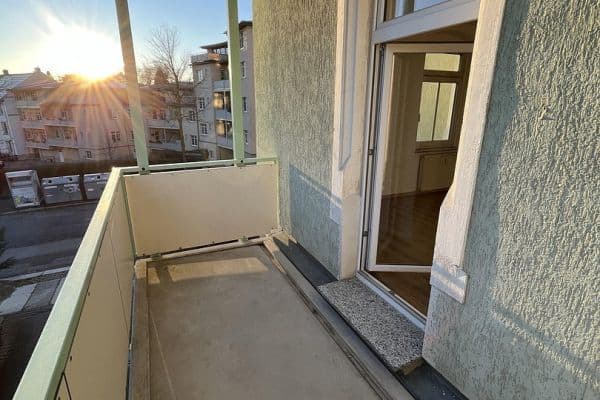 Prenájom bytu 5-izbový 124 m², Glösaer Straße 26, Chemnitz, Sasko Prenájom bytu 5-izbový 124 m², Glösaer Straße 26, Chemnitz, Sasko