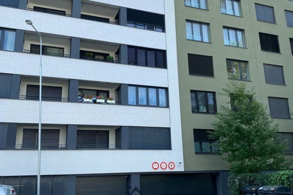 Predaj garáže 13 m², Jankovcova, Praha Predaj garáže 13 m², Jankovcova, Praha