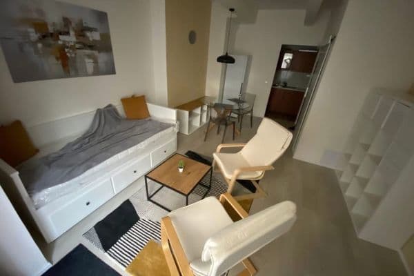 Prenájom bytu 1-izbový 40 m², Bartoškova, Praha Prenájom bytu 1-izbový 40 m², Bartoškova, Praha