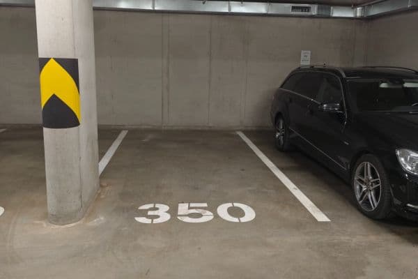 Prenájom garáže 14 m², Ramonova, Praha Prenájom garáže 14 m², Ramonova, Praha