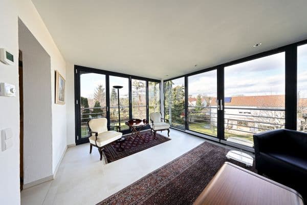 Prenájom bytu 4-izbový 110 m², Leinfelden-Echterdingen Prenájom bytu 4-izbový 110 m², Leinfelden-Echterdingen