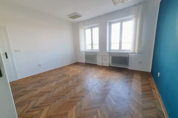 Prenájom kancelárie 30 m², U Bechyňské dráhy, Tábor, Jihočeský kraj Prenájom kancelárie 30 m², U Bechyňské dráhy, Tábor, Jihočeský kraj