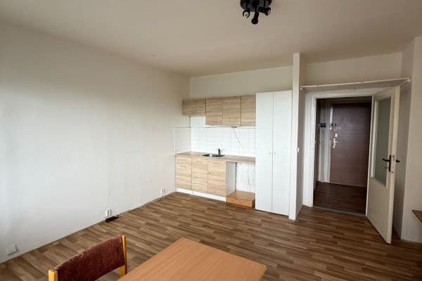 Prenájom bytu 1-izbový 30 m², Okrouhlá, Brno Prenájom bytu 1-izbový 30 m², Okrouhlá, Brno