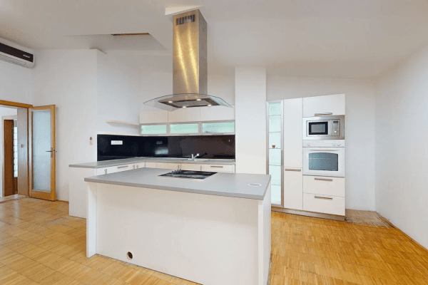 Prenájom bytu 3-izbový 85 m², Ztracená, Olomouc Prenájom bytu 3-izbový 85 m², Ztracená, Olomouc