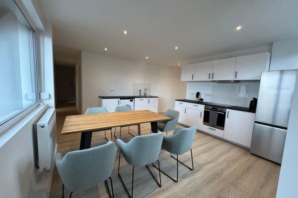 Predaj bytu 6-izbový 146 m², Stuttgart Predaj bytu 6-izbový 146 m², Stuttgart