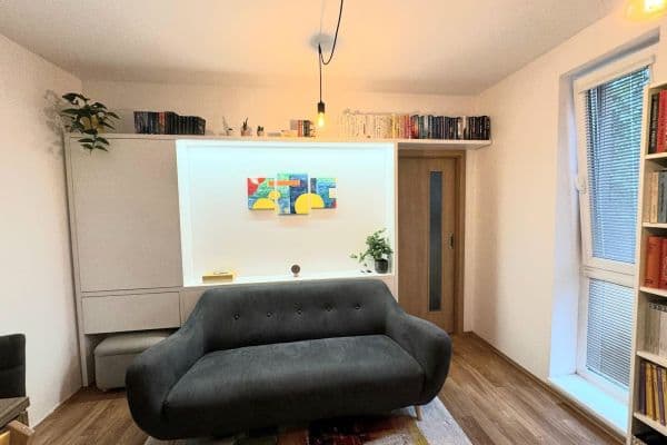 Prenájom bytu 3-izbový 60 m², Herlíkovická, Praha Prenájom bytu 3-izbový 60 m², Herlíkovická, Praha