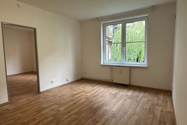 Prenájom bytu 2-izbový 40 m², Krymská, Praha Prenájom bytu 2-izbový 40 m², Krymská, Praha