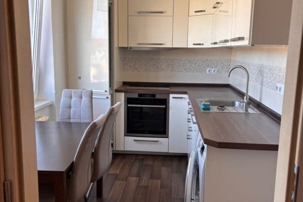 Prenájom bytu 2-izbový 56 m², Bludovická, Praha Prenájom bytu 2-izbový 56 m², Bludovická, Praha