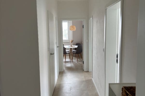 Prenájom bytu 3-izbový 70 m², Blažíčkova, Praha Prenájom bytu 3-izbový 70 m², Blažíčkova, Praha