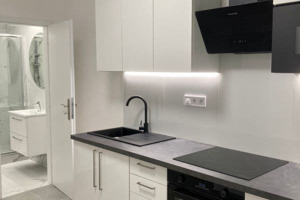 Predaj bytu 2-izbový 47 m², U Družstva Ideál, Praha Predaj bytu 2-izbový 47 m², U Družstva Ideál, Praha