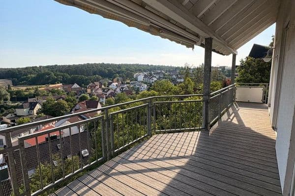 Prenájom bytu 4-izbový 134 m², Würzburg Oberdürrbach Prenájom bytu 4-izbový 134 m², Würzburg Oberdürrbach