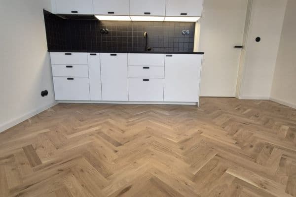 Prenájom bytu 1-izbový 37 m², Stupkova, Praha Prenájom bytu 1-izbový 37 m², Stupkova, Praha