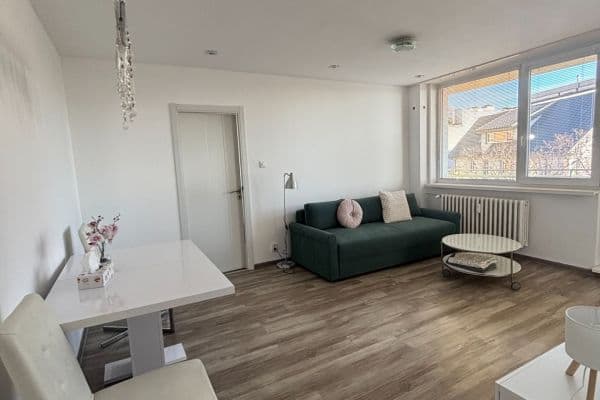Prenájom bytu 3-izbový 63 m², Na Revíne, Nové Mesto Prenájom bytu 3-izbový 63 m², Na Revíne, Nové Mesto