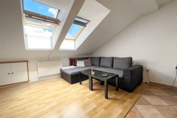 Prenájom bytu 2-izbový 42 m², Sevastopolská, Praha Prenájom bytu 2-izbový 42 m², Sevastopolská, Praha