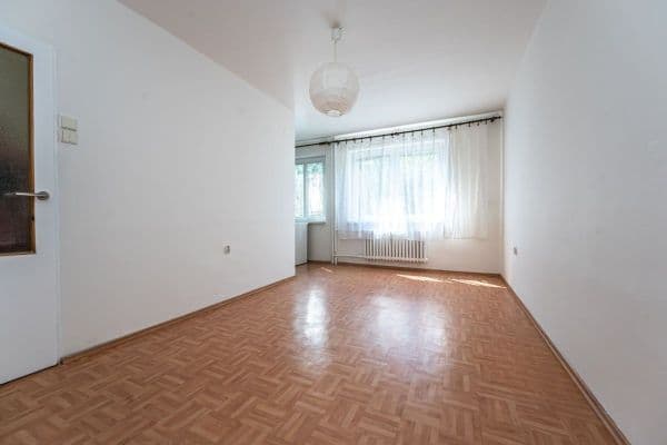 Prenájom bytu 1-izbový 29 m², Svojšovická, Praha Prenájom bytu 1-izbový 29 m², Svojšovická, Praha