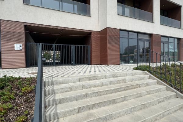 Prenájom bytu 2-izbový 50 m², Malešická, Praha Prenájom bytu 2-izbový 50 m², Malešická, Praha