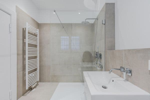 Predaj bytu 4-izbový 128 m², Düsseldorfer Str. 34, Berlin, Berlín Predaj bytu 4-izbový 128 m², Düsseldorfer Str. 34, Berlin, Berlín